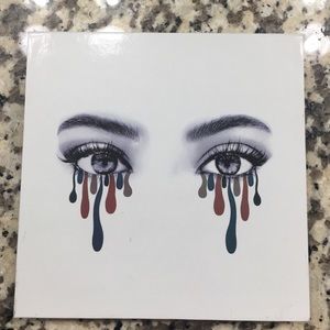 Kylie Jenner Blue honey palette